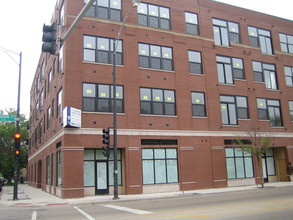 2 S Leavitt St in Chicago, IL - Building Photo - Building Photo