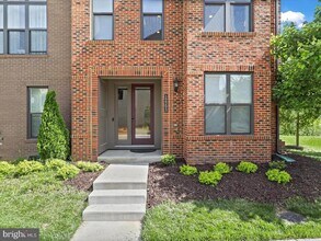 12293 Sessile Commons in Fairfax, VA - Building Photo - Building Photo