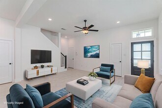 152 Red Cascade Trl in Willis, TX - Building Photo - Building Photo