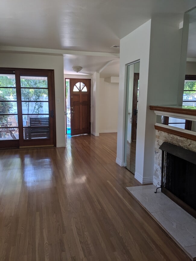 4228 Greenbush Ave in Sherman Oaks, CA - Building Photo - Building Photo