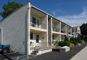 Regent Court Apartments in Runnemede, NJ - Building Photo