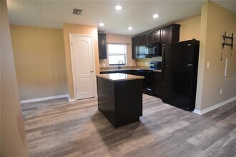 6898 Redbay Dr in Brooksville, FL - Building Photo - Building Photo