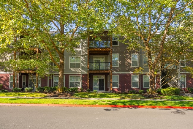 Commons at Verandas in Tanasbourne Apartments in Hillsboro, OR - Building Photo - Building Photo