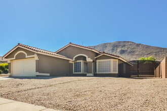 443 Palegold St in Henderson, NV - Building Photo - Building Photo