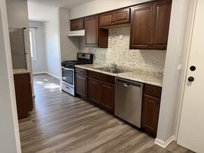 2920 Roberts Dr in Woodridge, IL - Building Photo - Building Photo