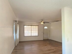 2671 NW 87th Ln, Unit 323 in Sunrise, FL - Building Photo - Building Photo