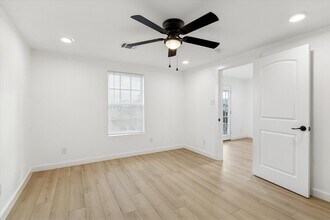 711 E 32nd St in Houston, TX - Building Photo - Building Photo