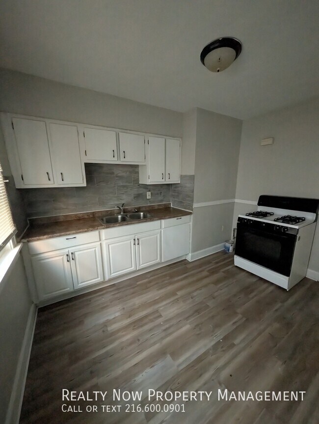 3425 Altamont Rd in Cleveland, OH - Foto de edificio - Building Photo