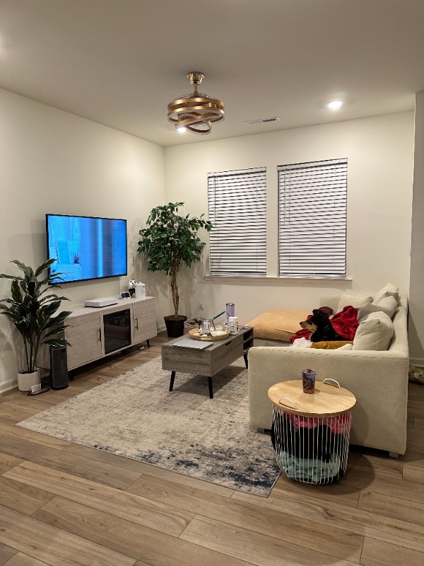 property at 3087 Spline Cir