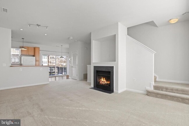 22941 Fontwell Square in Sterling, VA - Building Photo - Building Photo