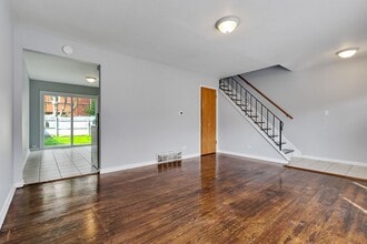 843 McHenry Rd in Wheeling, IL - Building Photo - Building Photo