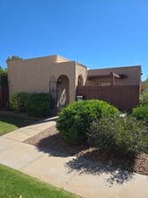 1044 E Pueblo Rd in Phoenix, AZ - Foto de edificio - Building Photo