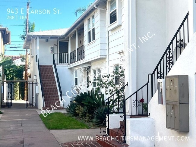 property at 943 E Carson St