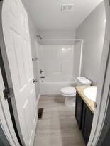 4 Ferguson Dr in Lynchburg, VA - Building Photo