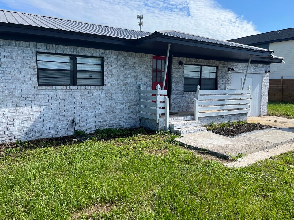 5329 Cherry St in Panama City, FL - Building Photo