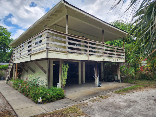 property at 1737 Evergreen St
