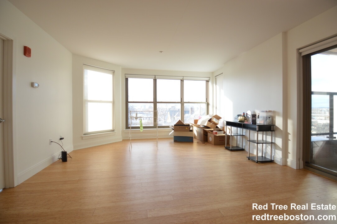 67 Ashford St, Unit 402 in Boston, MA - Building Photo