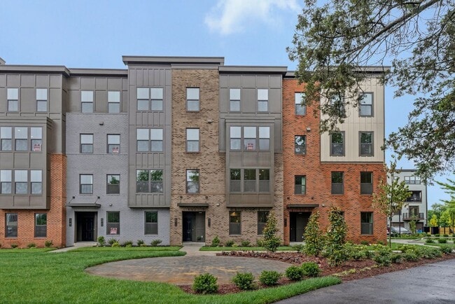 43776 Metro Ter in Ashburn, VA - Building Photo - Building Photo