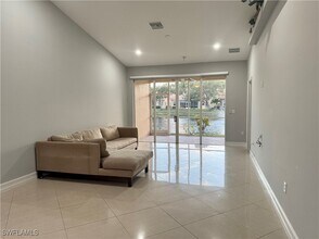 8153 Sanctuary Dr in Naples, FL - Building Photo - Building Photo