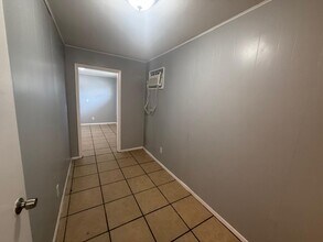 953 12th Ave S in St. Petersburg, FL - Foto de edificio - Building Photo