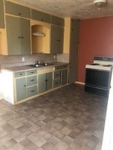 617 W 17th St in Portales, NM - Building Photo - Building Photo