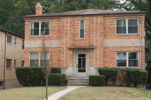 4022 Paxton Ave in Cincinnati, OH - Building Photo