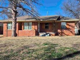 2209 NW Smith Ave in Lawton, OK - Building Photo