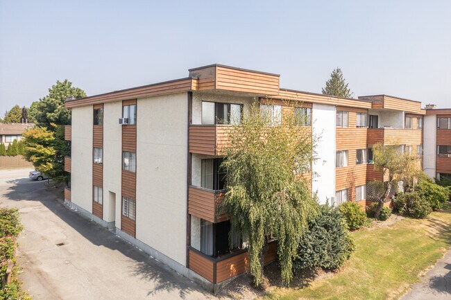7700 Francis Rd in Richmond, BC - Building Photo - Building Photo