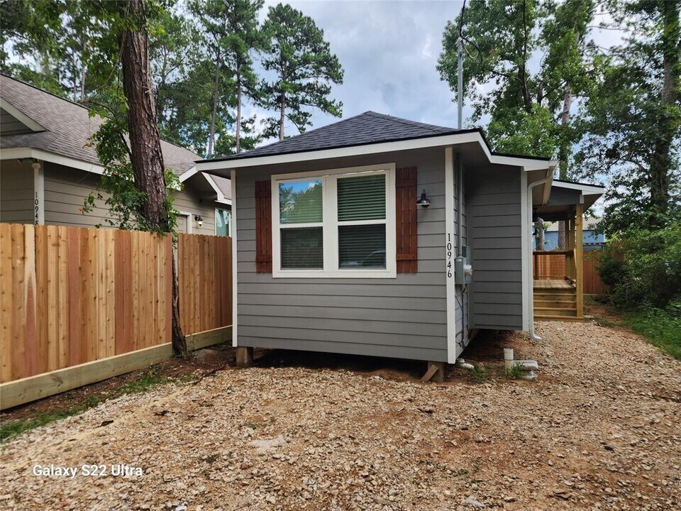 10946 Amblewood St in Willis, TX - Building Photo