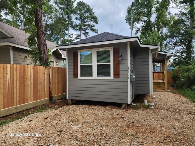 property at 10946 Amblewood St