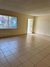 535 W 79th Pl in Hialeah, FL - Building Photo - Building Photo