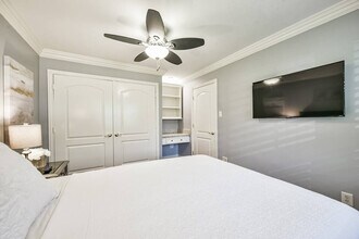 9712 Long Branch Ln in Houston, TX - Foto de edificio - Building Photo