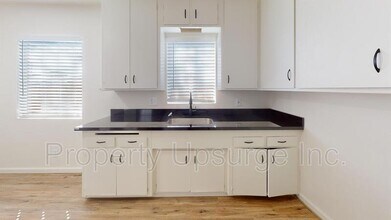 2426 Court St in Redding, CA - Building Photo - Building Photo