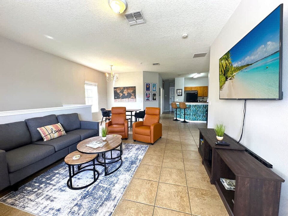 2769 Oakwater Dr in Kissimmee, FL - Building Photo