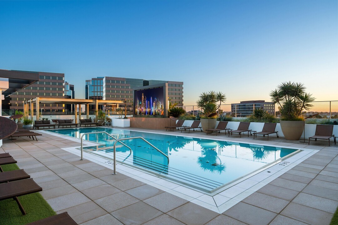 Aurum in Irvine, CA - Building Photo