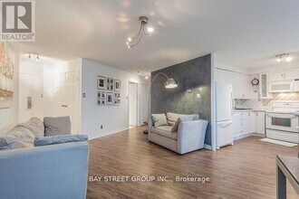 250 Queens Quay W in Toronto, ON - Building Photo - Building Photo