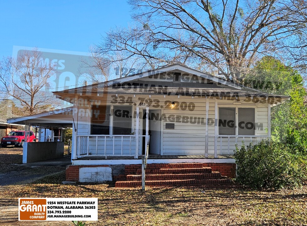 683 E Cottonwood Rd in Dothan, AL - Building Photo