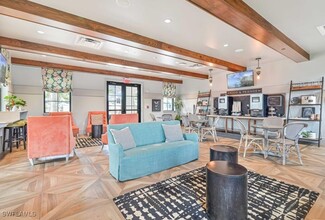 11624 Onyx Cir in Ft. Myers, FL - Foto de edificio - Building Photo