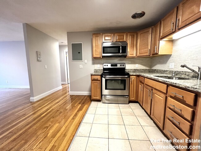 62 Parkman St in Brookline, MA - Building Photo - Building Photo
