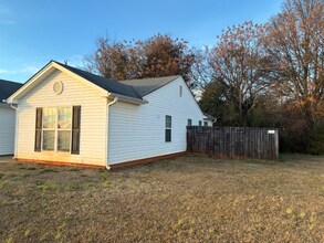 135 Ansley Dr in Lavonia, GA - Building Photo - Building Photo