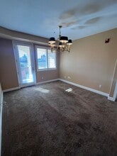 1501 Secret Ravine Pkwy in Roseville, CA - Building Photo - Building Photo