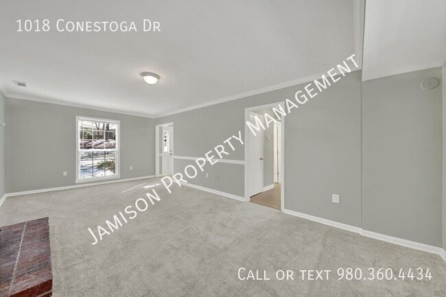 1018 Conestoga Dr in Charlotte, NC - Building Photo - Building Photo