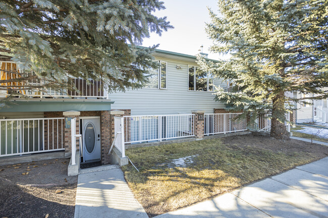 131 20 Av NE in Calgary, AB - Building Photo - Building Photo