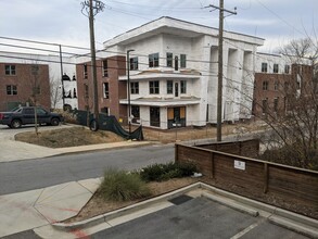 890 Proctor St Nw in Atlanta, GA - Building Photo - Building Photo