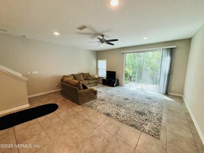 3630 Creswick Cir in Orange Park, FL - Foto de edificio - Building Photo