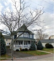 111 Main St in Avon By The Sea, NJ - Building Photo