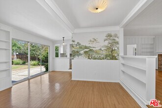 675 El Medio Ave in Los Angeles, CA - Building Photo - Building Photo