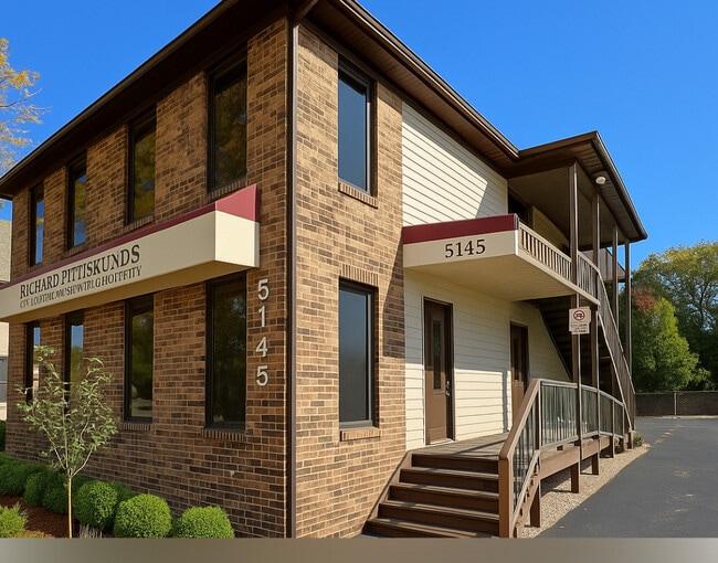 5145 Washington St in Downers Grove, IL - Foto de edificio - Building Photo