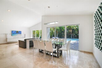 147 Golden Beach Dr in Golden Beach, FL - Building Photo - Building Photo