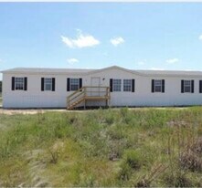 1544 Rd 5860 in Dayton, TX - Building Photo